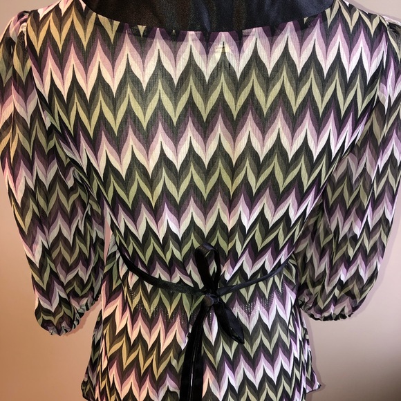 Print blouse w/ tie waste - Picture 2 of 6